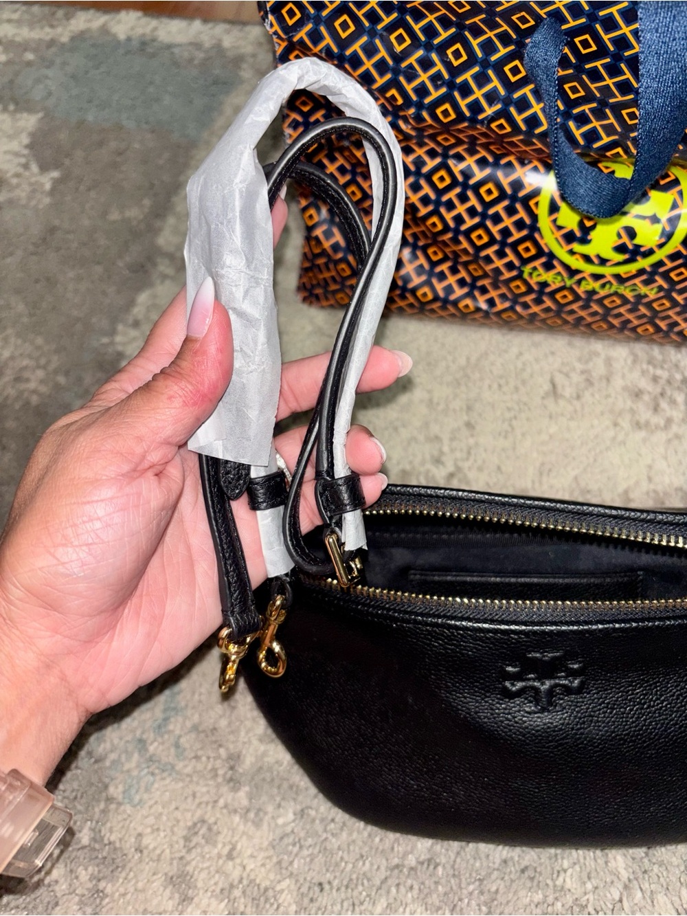 Tory Burch Thea Belt Bag Black - Picture 4 of 6